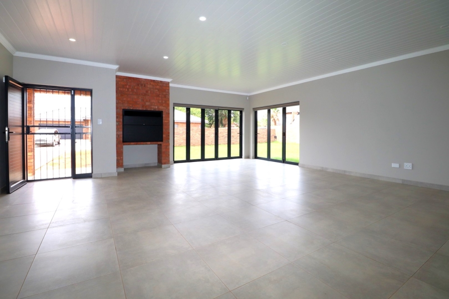 3 Bedroom Property for Sale in Flamwood North West